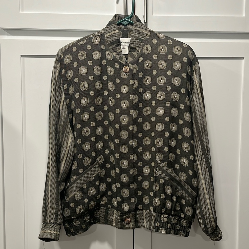 Vintage 90’s suit jacket. Very smart! Made by Helene size L